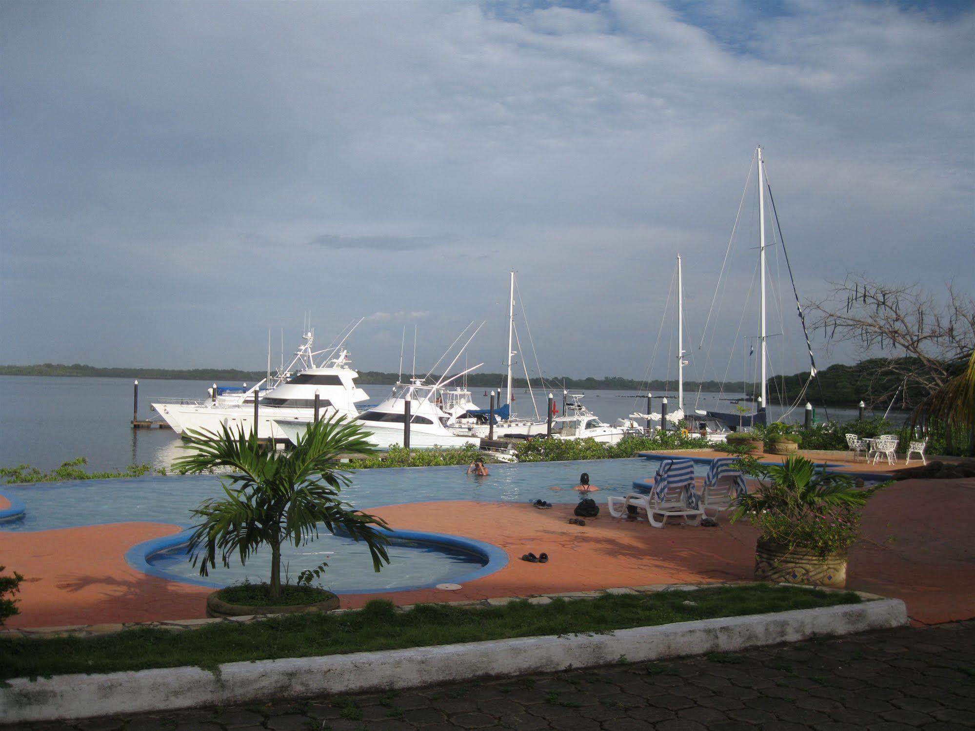 Marina Puesta Del Sol Hotel Aposentillo Exterior foto