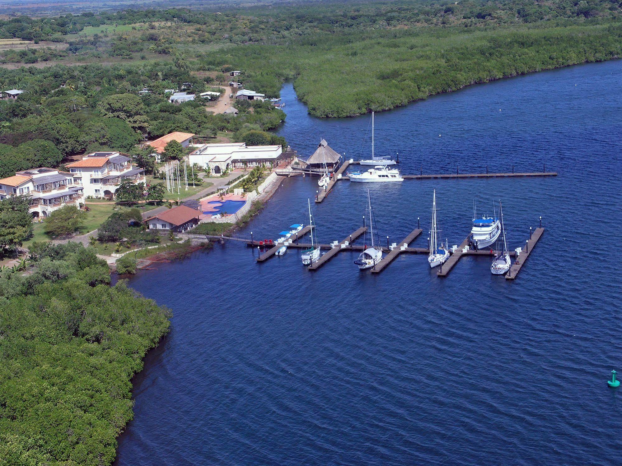 Marina Puesta Del Sol Hotel Aposentillo Exterior foto